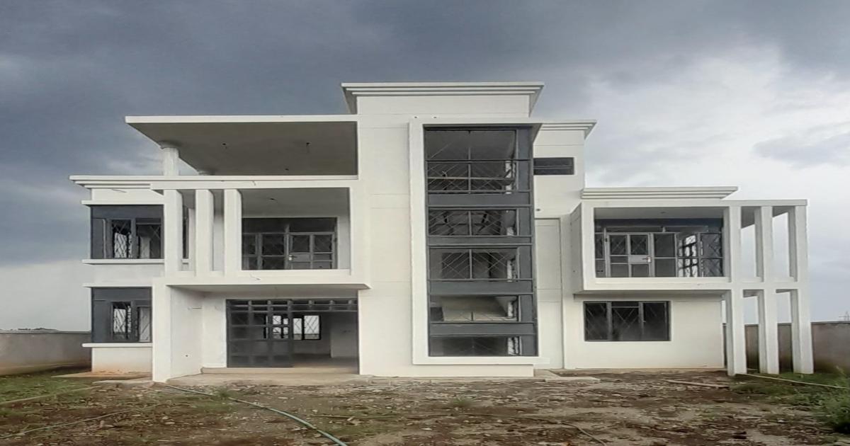 4 Bedroom Eveready Mansion